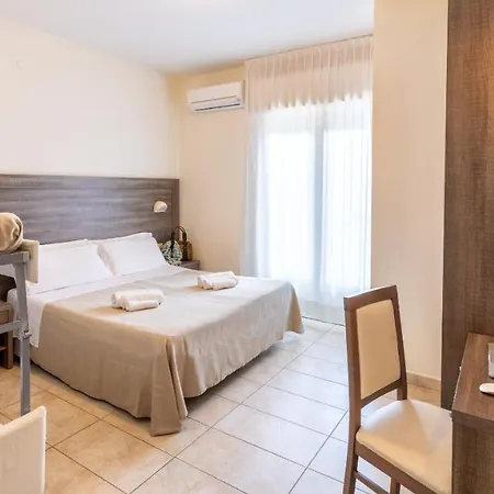 מלון Edelweiss ריצ'יונה