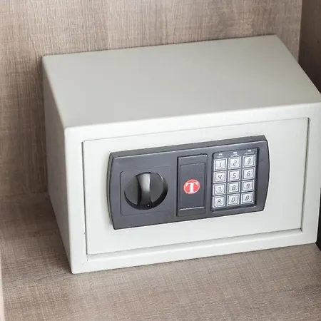 מלון Edelweiss ריצ'יונה