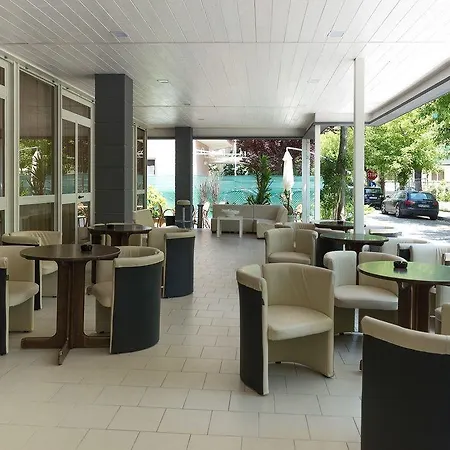 Edelweiss מלון 3*